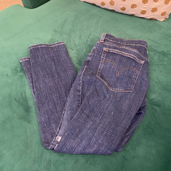 Levi’s boyfriend jeans in EUC! - Picture 3 of 3
